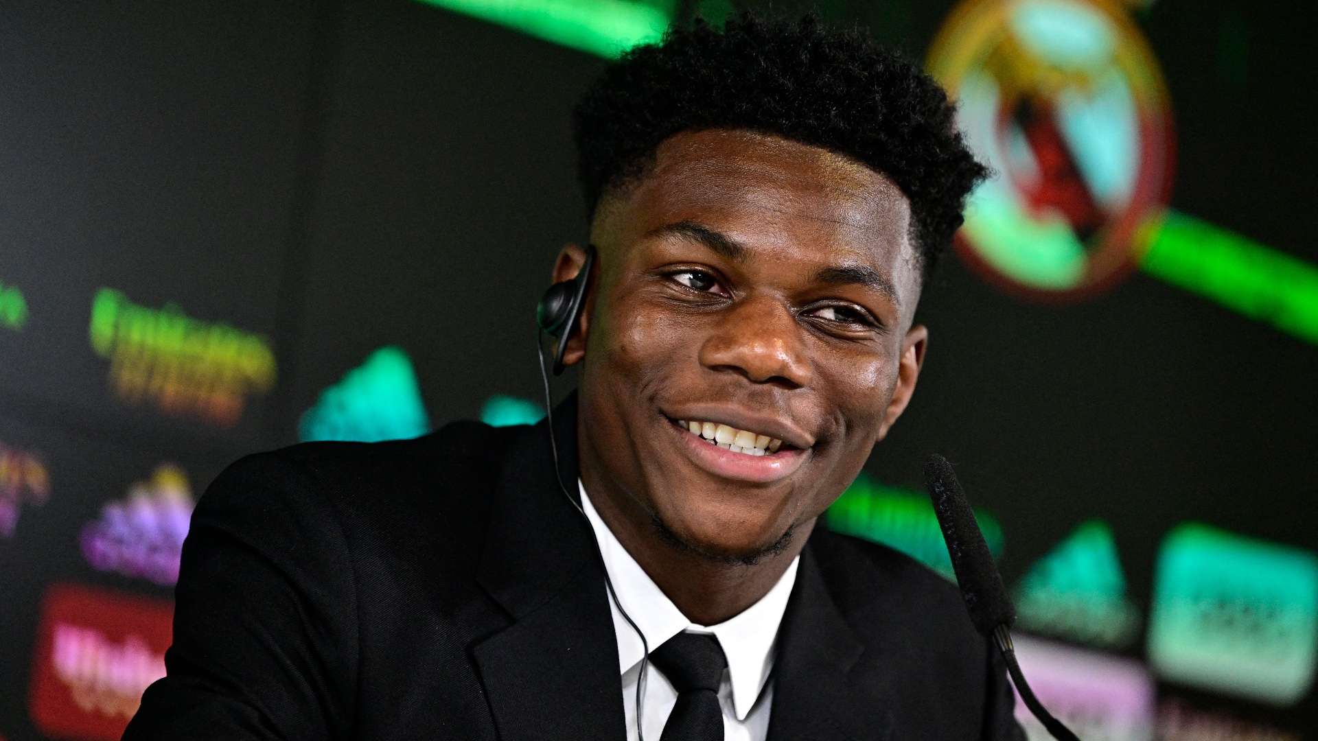 他屢屢上演 他屢屢上演